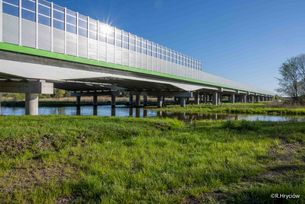 Autostrada A1 - estakada nad rzeką Wartą (foto R.Hryciów)